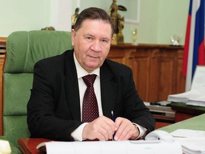 Сколько зарабатывает губернатор Курской области Александр Михайлов