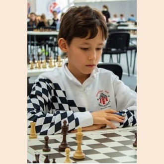 Серебряный призер Зимнего Кубка города Железногорска по шахматам среди юношей и девушек. Выполнил норму 3 разряда