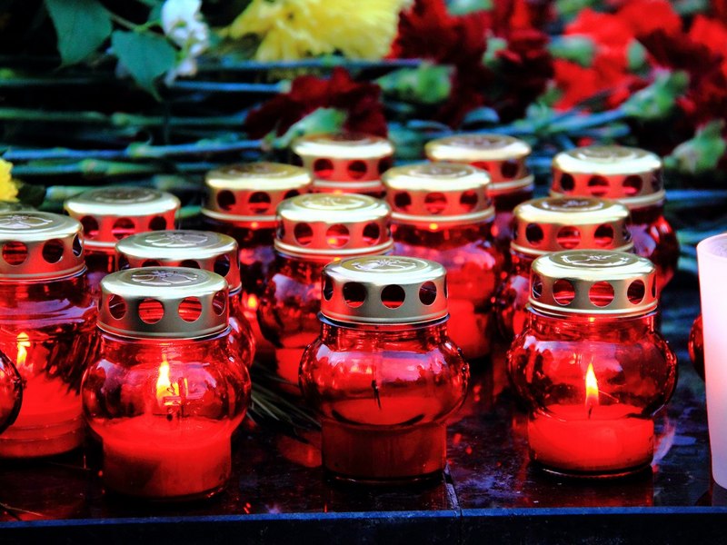 Жители Курска зажгли "Свечи памяти"