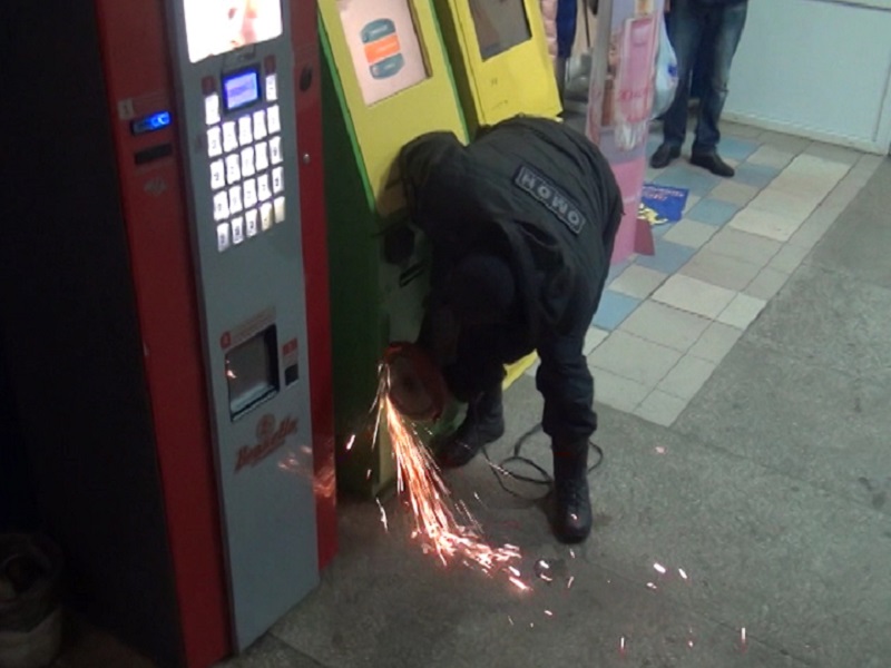 Курские полицейские демонтировали игровые автоматы