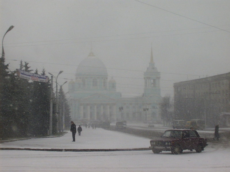 Курск встретил снегопад в режиме повышенной готовности