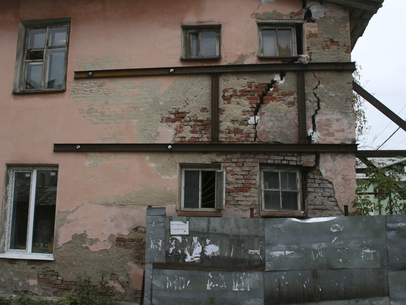 В Курской области проверят заброшенные здания