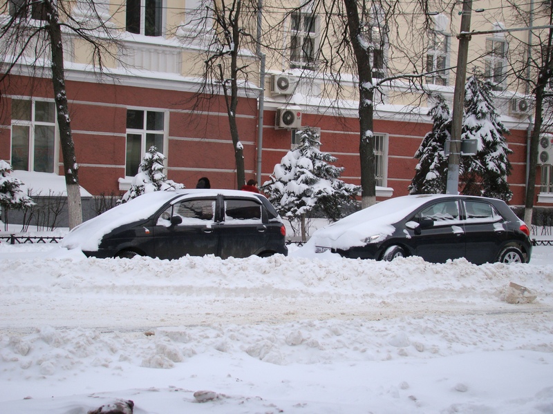 В Курске эвакуируют машины