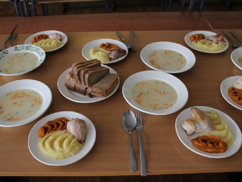 В Курске запустили горячую линию по школьному питанию