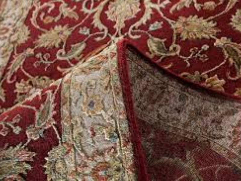 Преимущества шелковых ковров: как они выглядят и в чем их особенности?