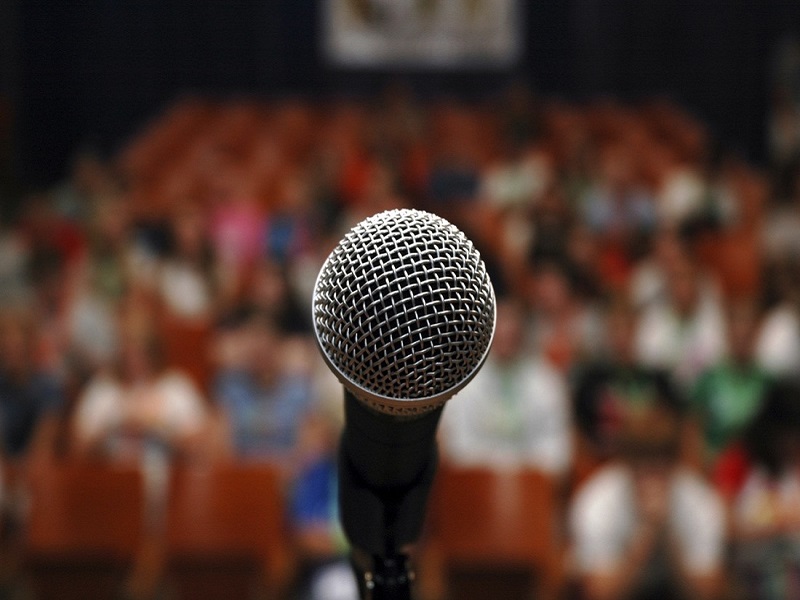 Как стать настоящим оратором и научится говорить красиво перед большой аудиторией?