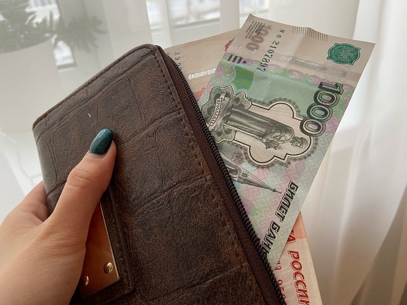 Курянка перевела мошенникам два миллиона рублей