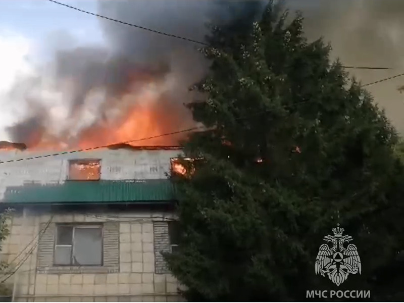 В Курске на улице 3-я Кожевенная горело производственное здание