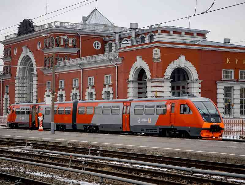 Курск и Воронеж связал новый поезд