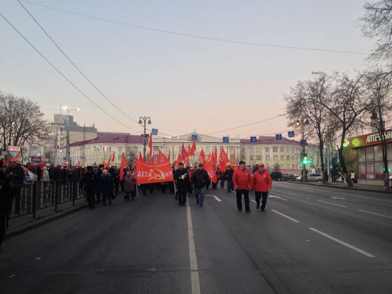 В Курске годовщину Октябрьской революции отметят шествием
