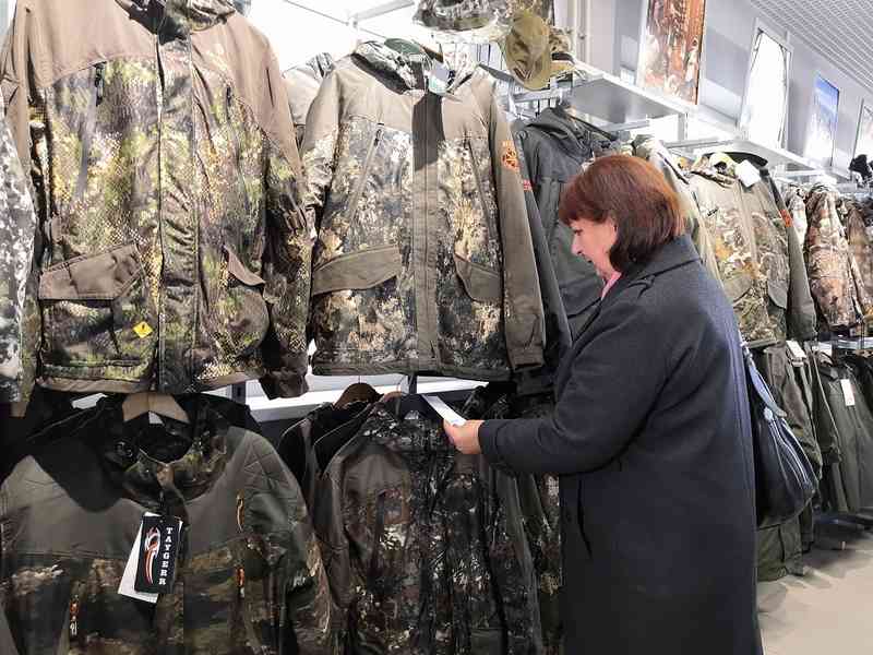 В Курске проверили магазины с товарами для военных