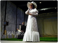 Актрису театра, ценившую красивые наряды и тяготеющую к славе, сыграла заслуженная артистка России Ольга Мусина